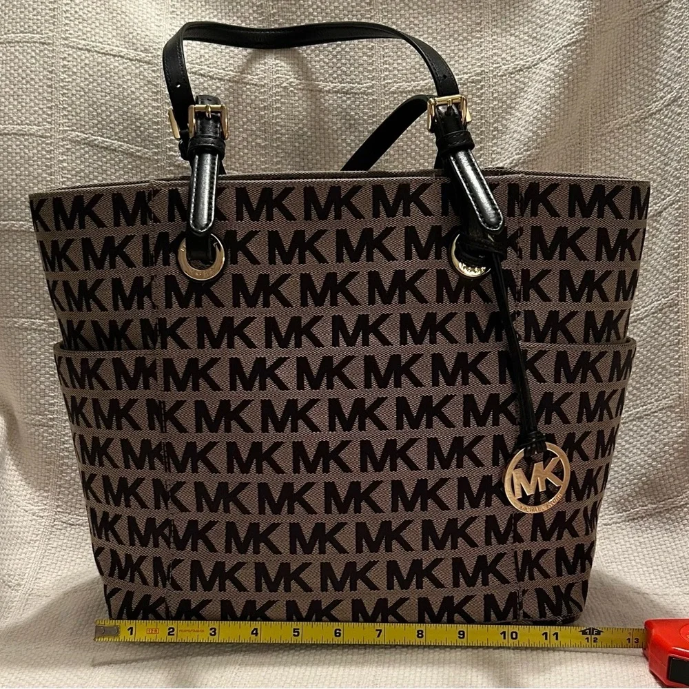 MICHAEL KORS Black and Brown Signature Tote with Gold Charm